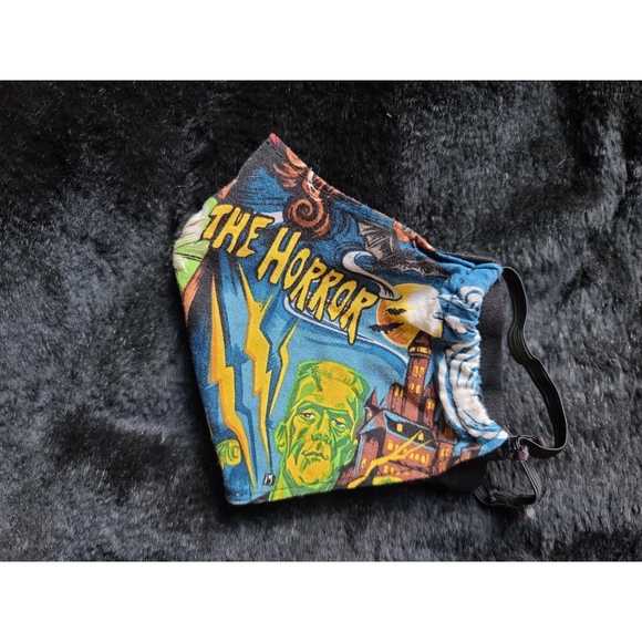 Universal Studios Classic Monsters Face Mask - Picture 3 of 4